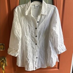 Parsley & Sage White Blouse with Black Buttons